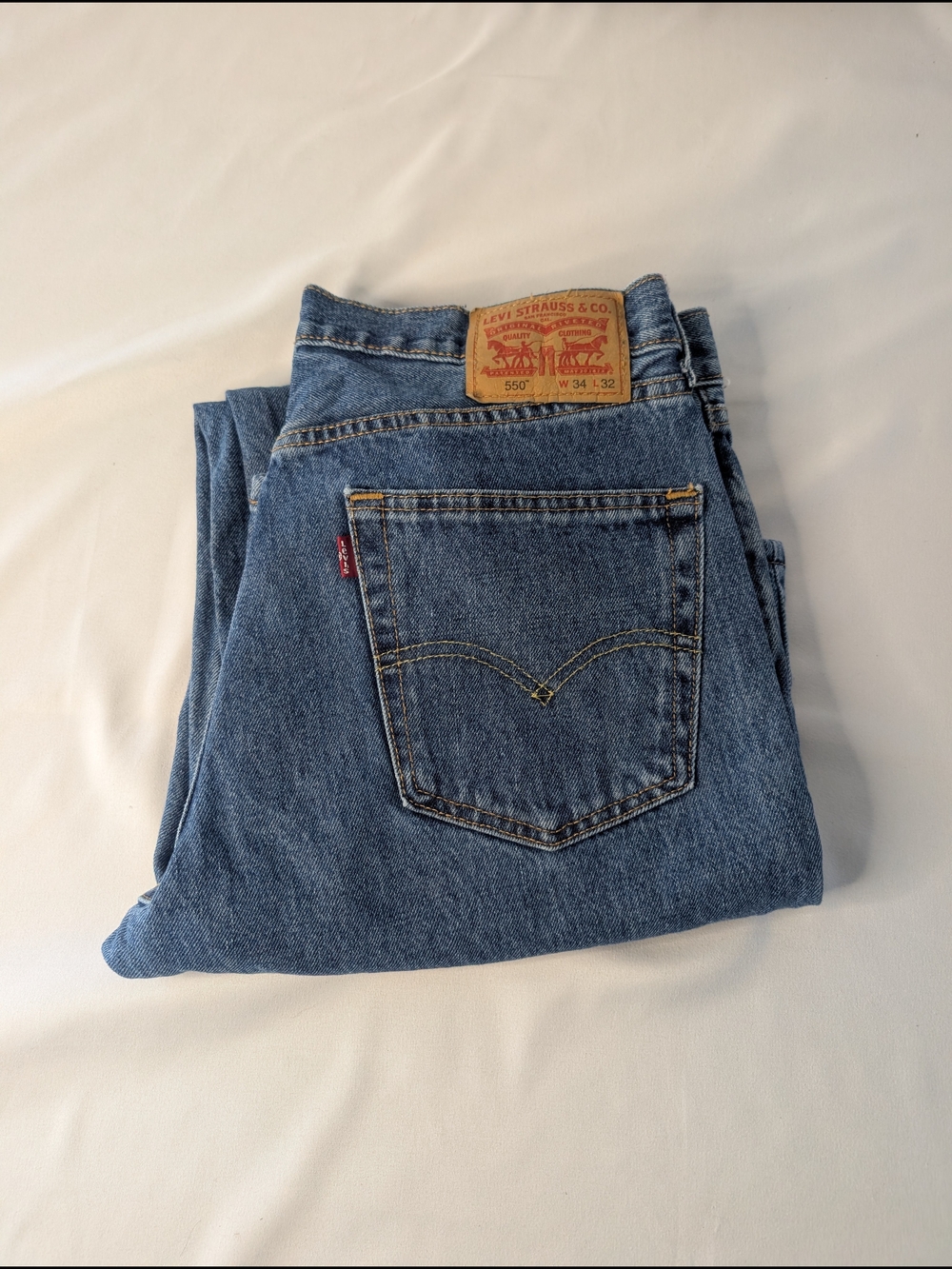 Levi's 550 Men's Relaxed Fit Blue Denim Jeans 34x32